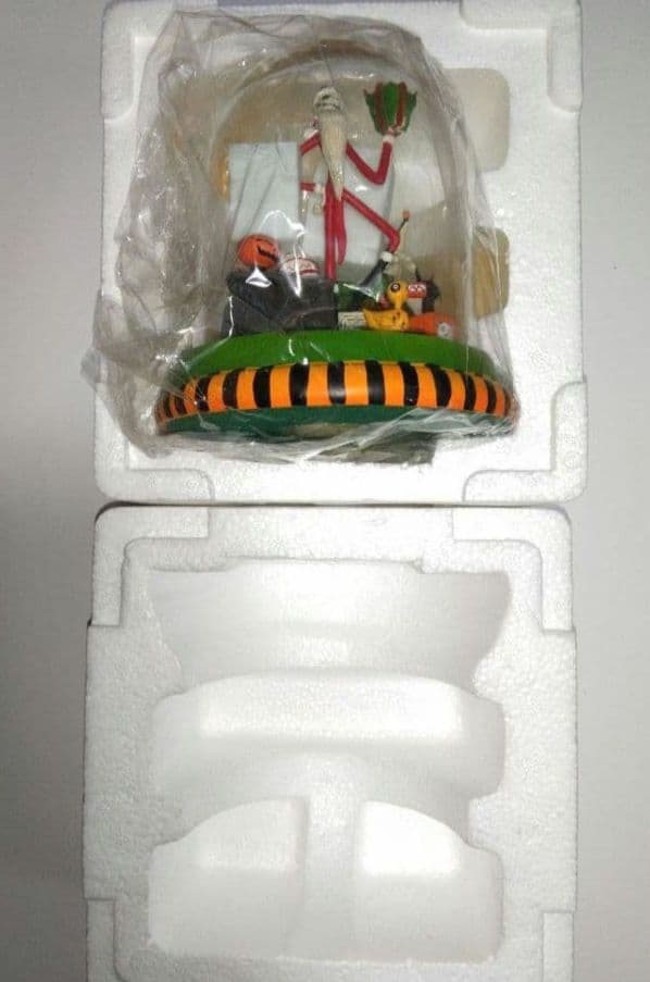 ナイトメアビフォアクリスマス　ドーム　フィギュア