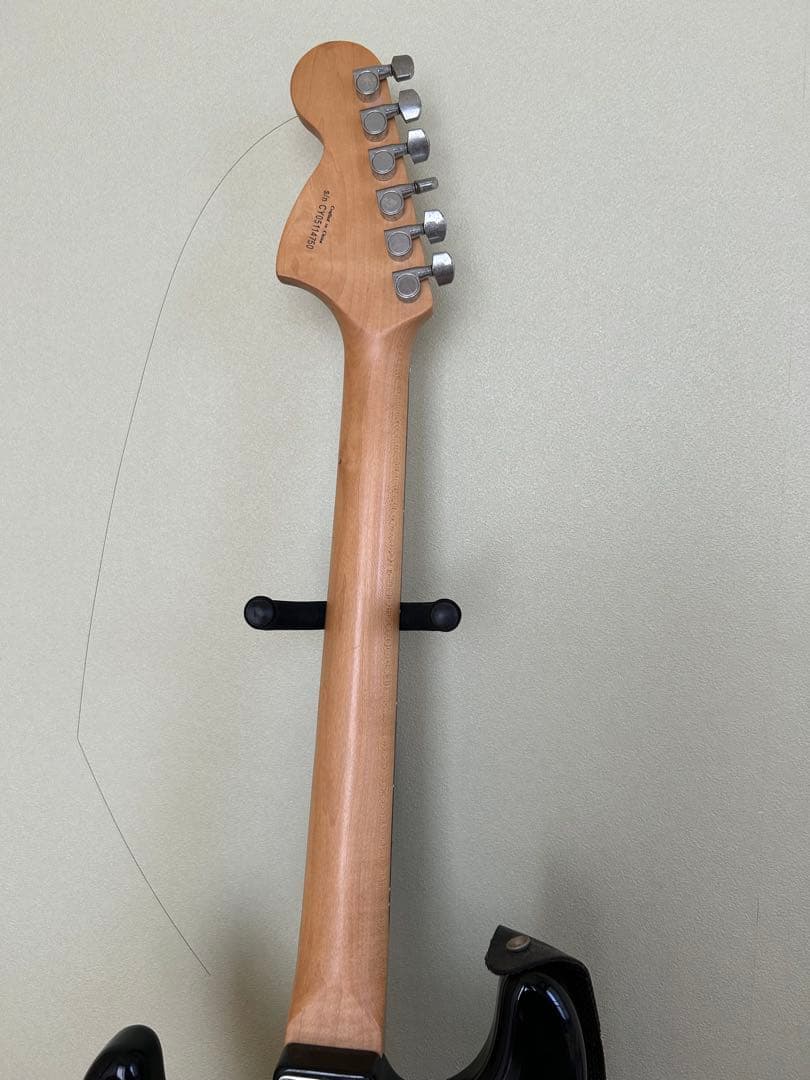 Squier ストラトキャスター ブラック 6弦