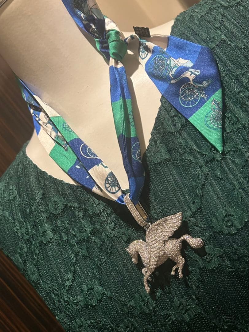 ￼ペガサスモチーフペンダントトップ　チャーム✖️スカーフ