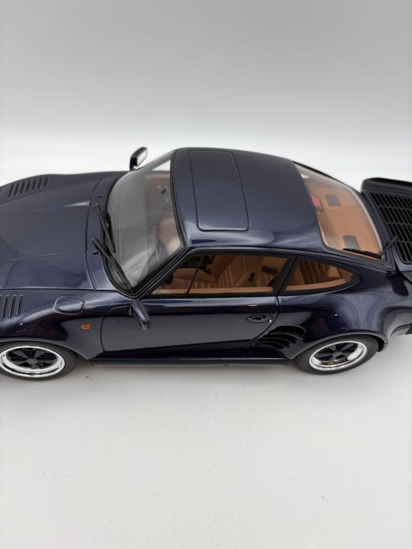 ミニカー Porsche930Turbo Slant Nose896/1000 1/18