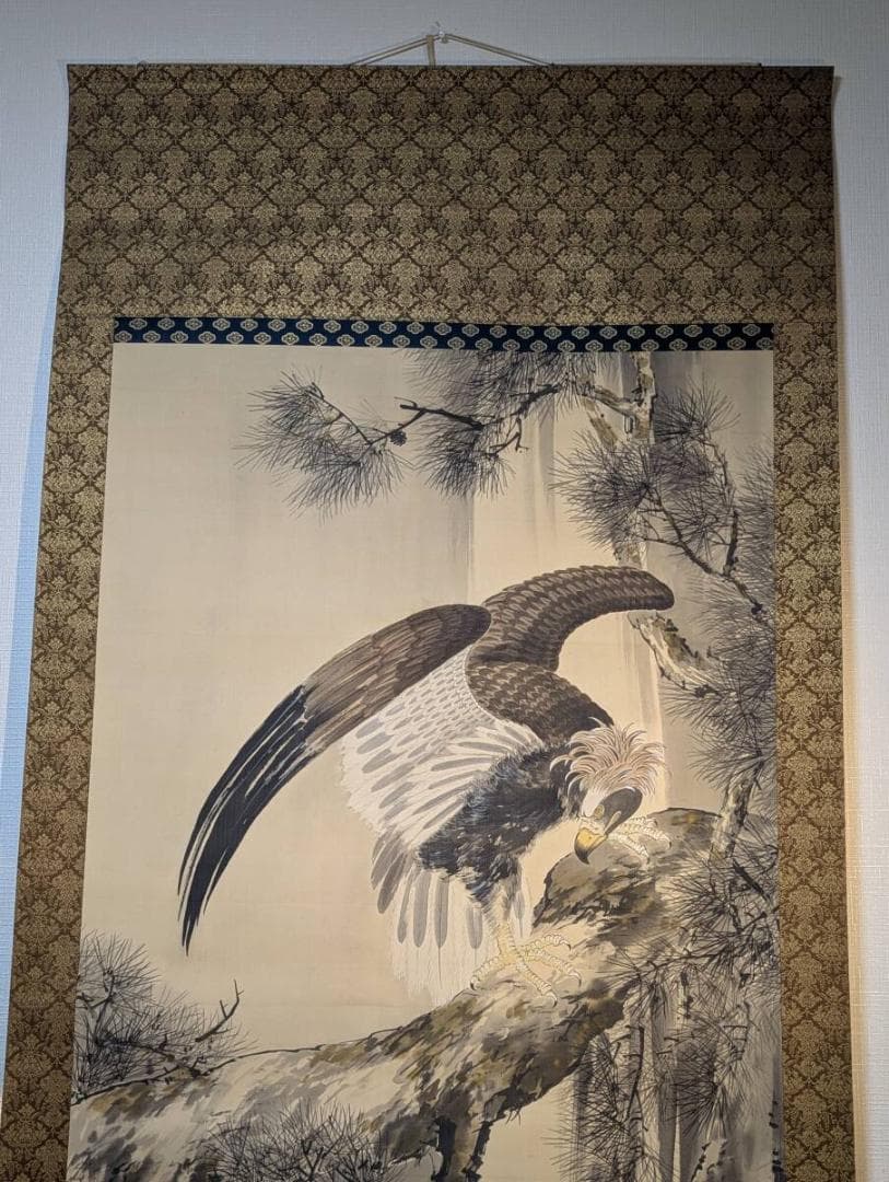 【真作】掛軸　松鷲図　日本画　勇壮吉祥画題　勇猛出世掛軸　合箱入　U32
