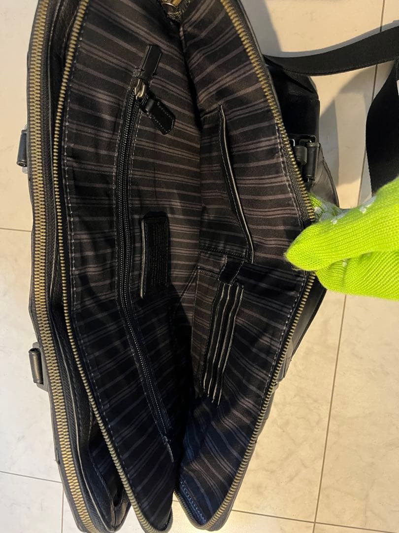 【超メルカリ市終了前セール】TUMI ビジネスバッグ 68516D 牛革 レザー