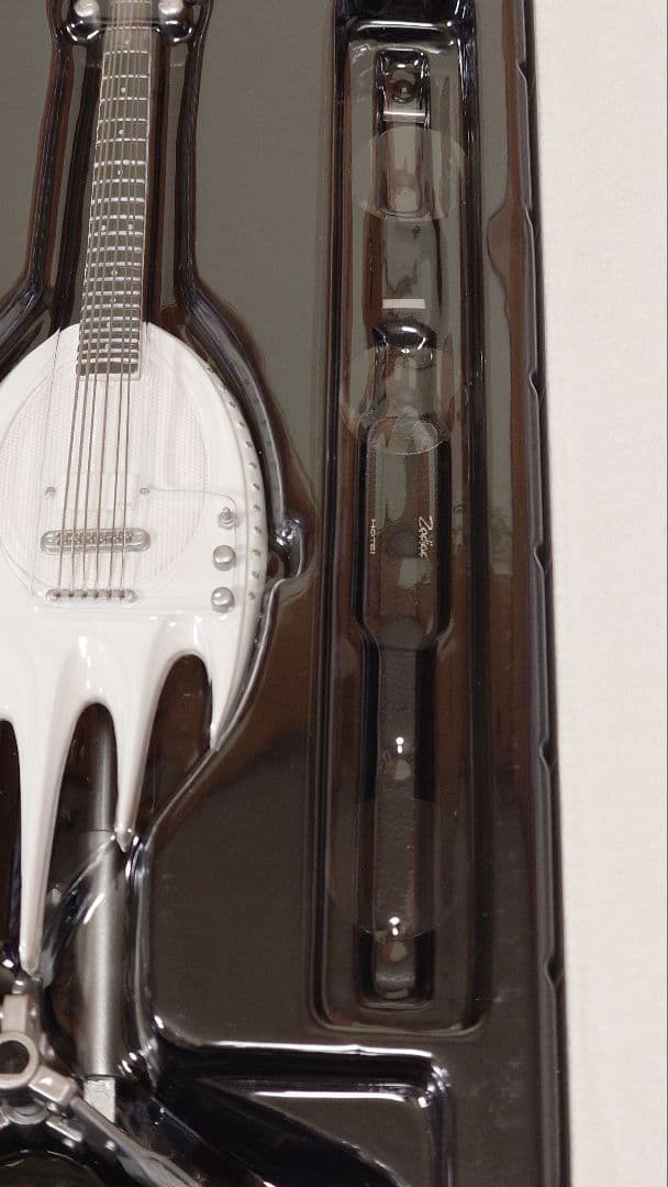 布袋寅泰 ギターフィギュアコレクション VOL.2 BLACK FIRE - メルカリ