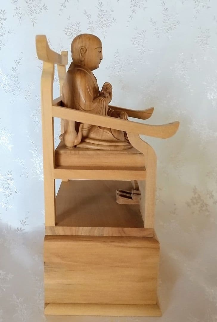 弘法大師坐像 空海 お大師さま 2.5寸#297 ◇白檀 木彫 仏像 - メルカリ