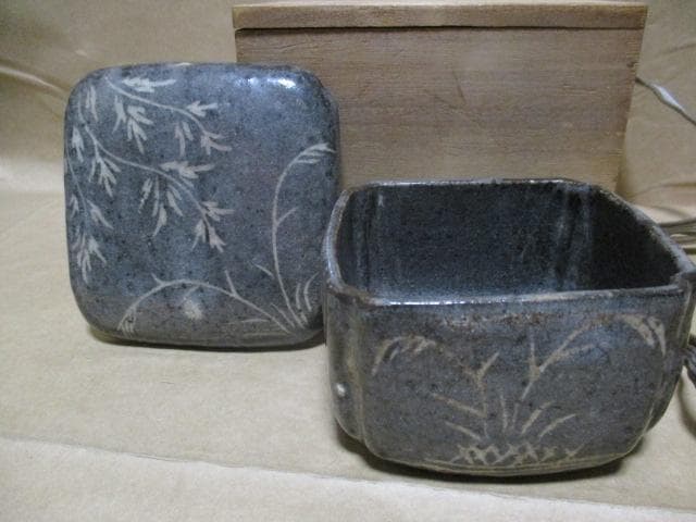 ネズミ志野蓋物桃山時代P71-2