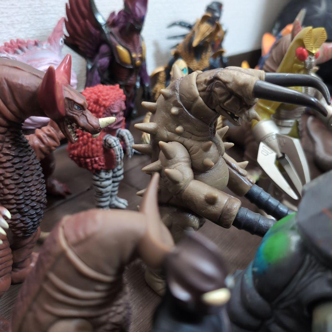 【フィギュア大量】ウルトラマン24体 ウルトラ怪獣20体 ソフビまとめ売り