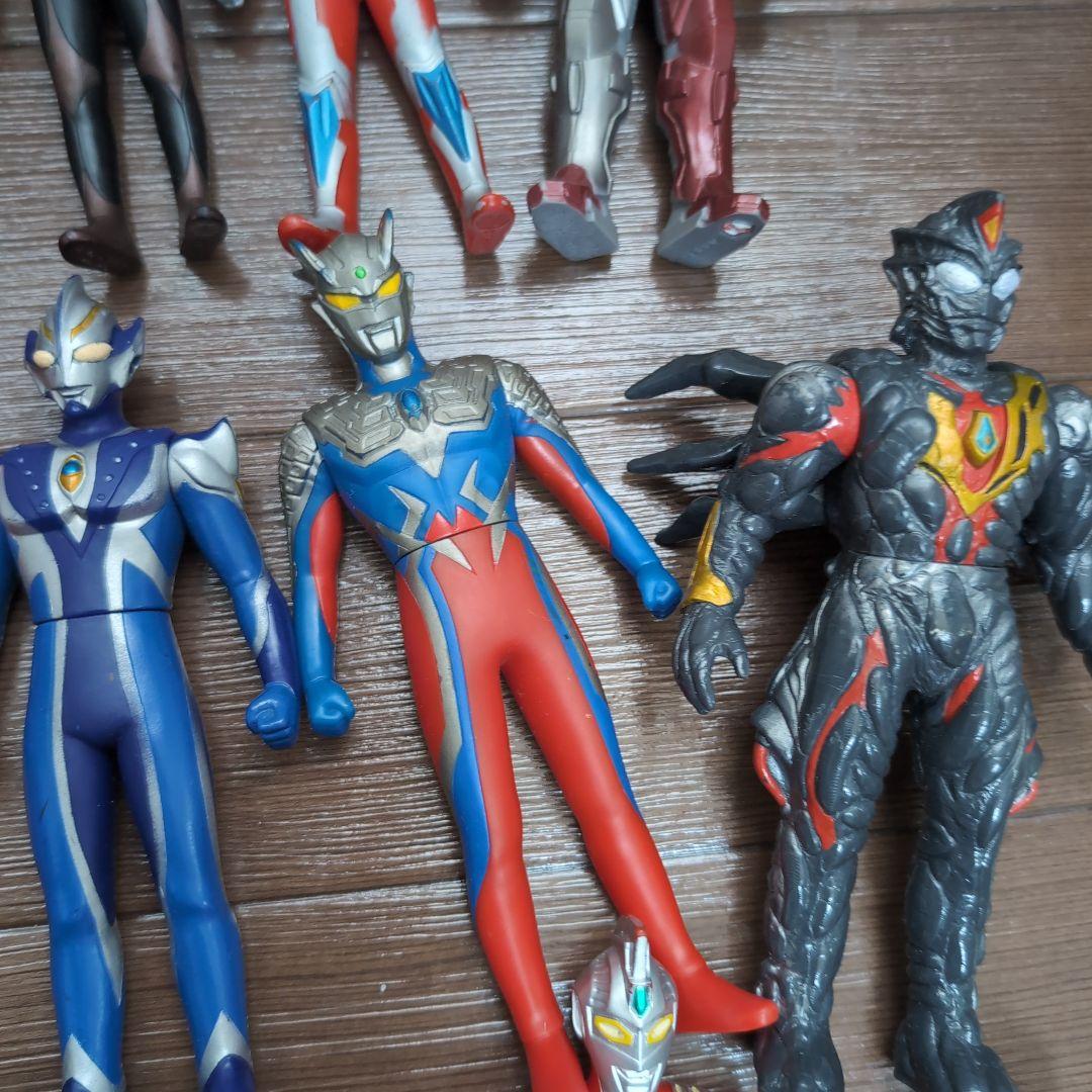 【フィギュア大量】ウルトラマン24体 ウルトラ怪獣20体 ソフビまとめ売り