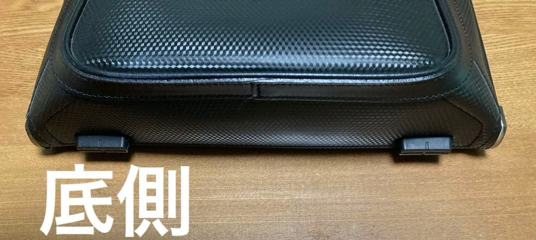 レクサス　バッグ (正規品)鍵付き　ショルダーベルトあり。used