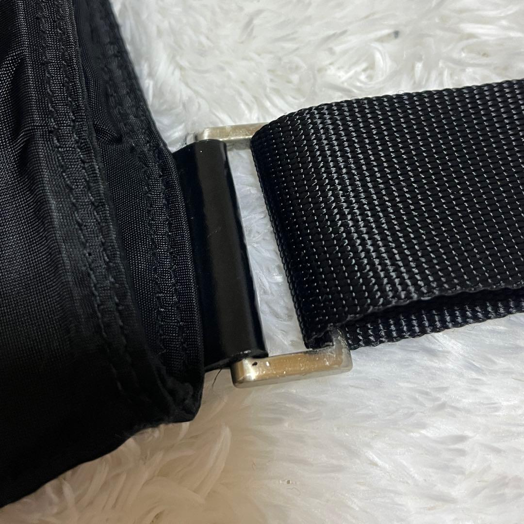 美品　PRADA プラダ　ナイロン　ショルダーバッグ　三角プレート　ブラック　黒