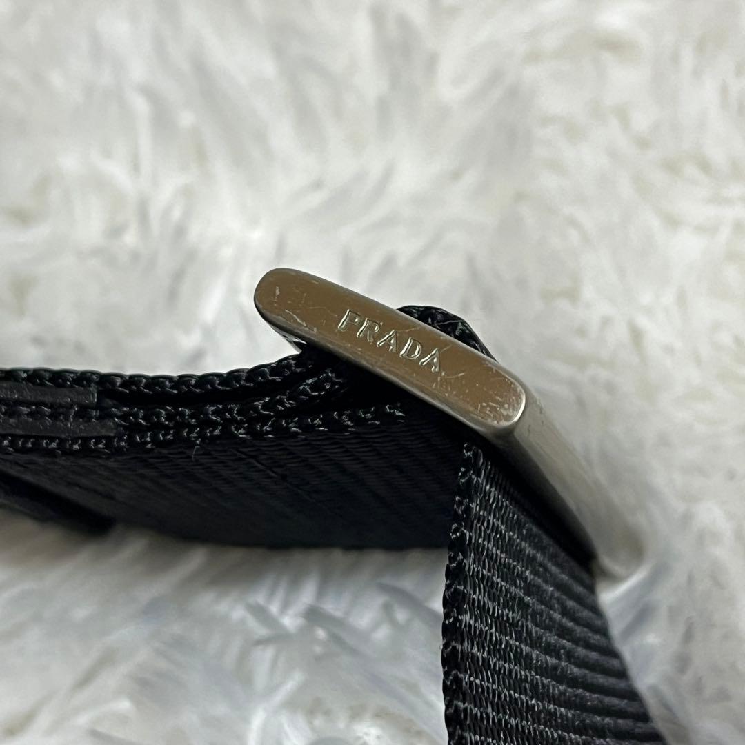 美品　PRADA プラダ　ナイロン　ショルダーバッグ　三角プレート　ブラック　黒