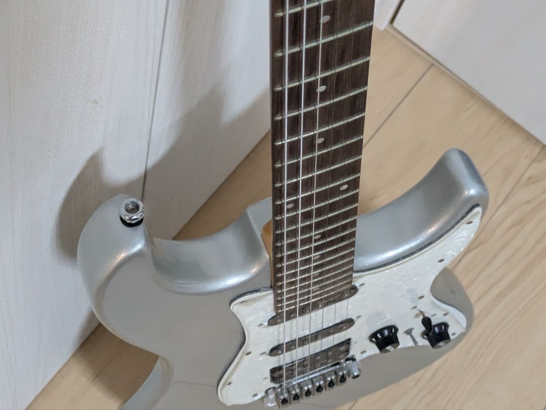 Elioth No.S305 シルバーエレキギター　ソフトケース+付属品付