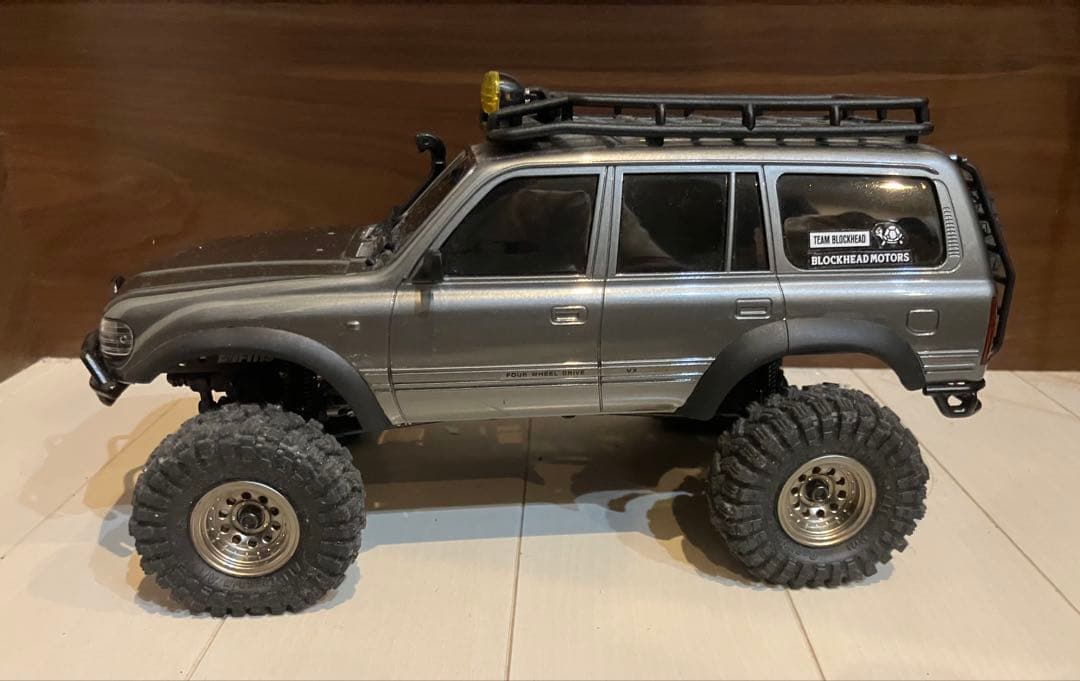 FMS FCX18 トヨタ ランドクルーザー LC80 1/18 クローラー