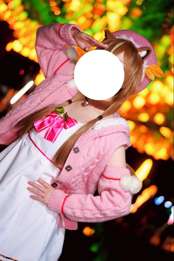 妻の作った 古物のガーランド ミノタウロスのまわりで製作していた男