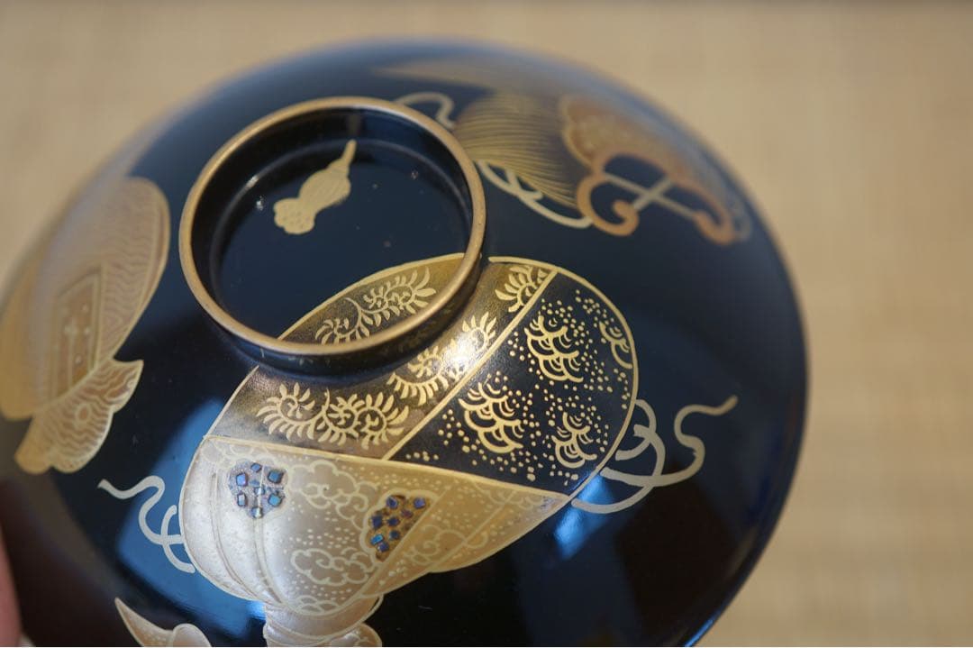 金蒔絵・螺鈿細工 宝尽くし文様 黒漆 吸物椀 2客 軽量 / 木製漆器 茶懐石