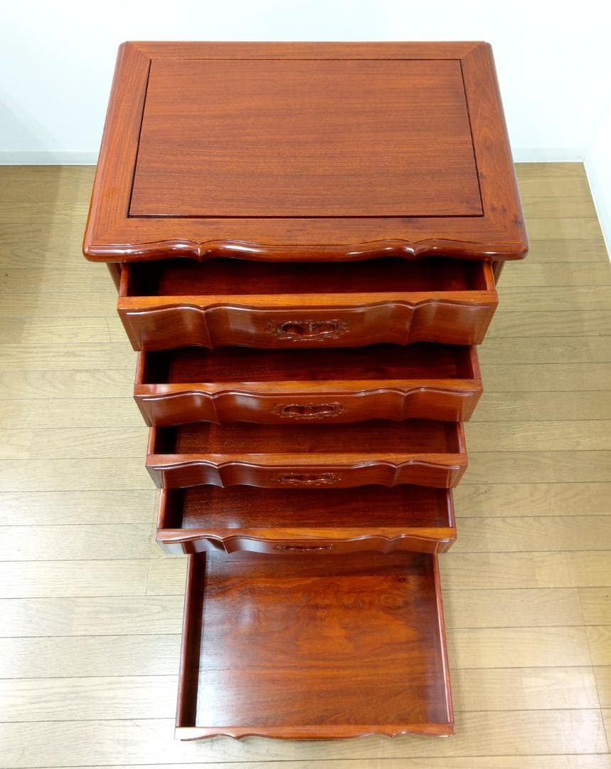 美品 西洋 アンティークデザイン 木製 花梨 彫刻 猫足 チェスト