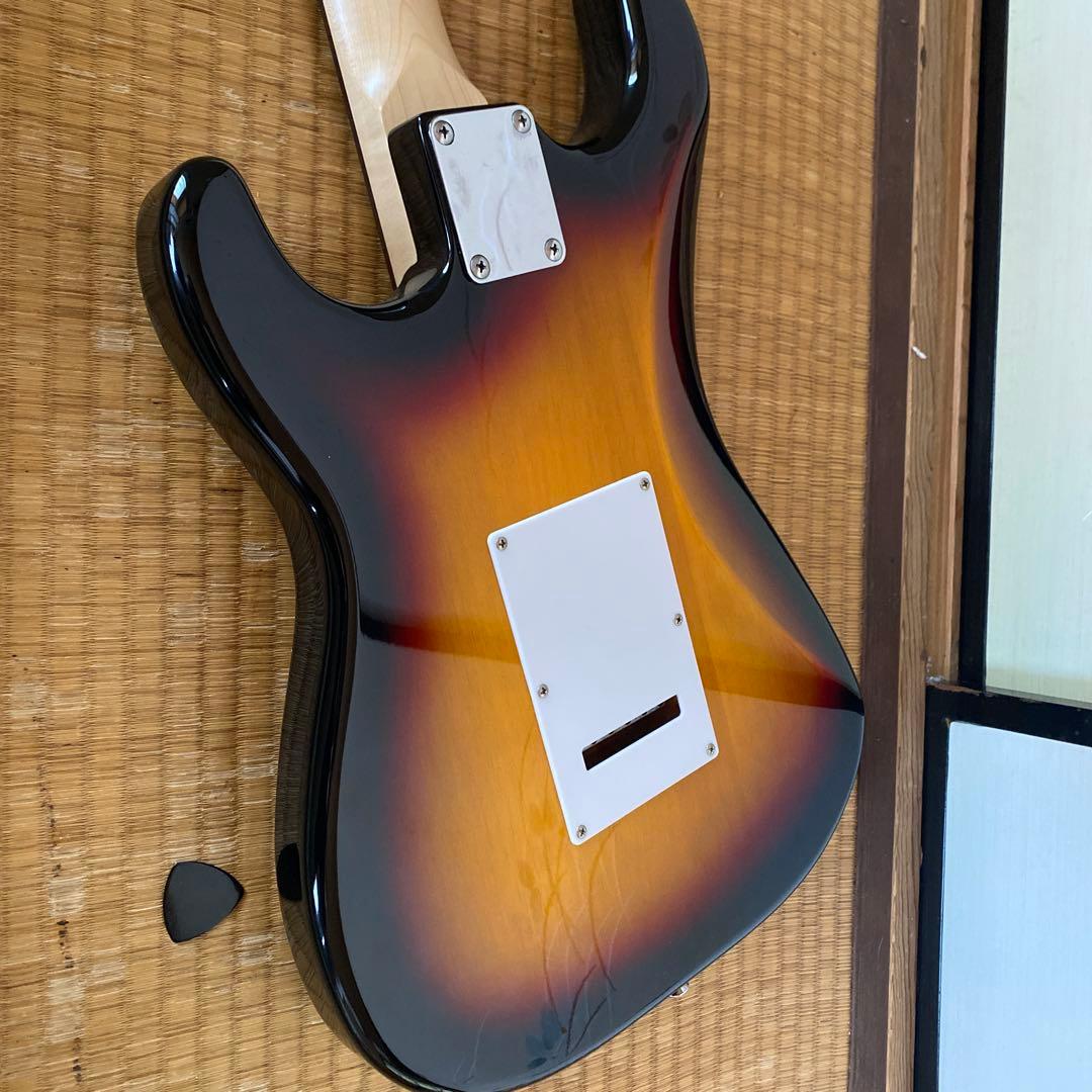 Legend ストラトキャスタータイプ エレキギター サンバースト