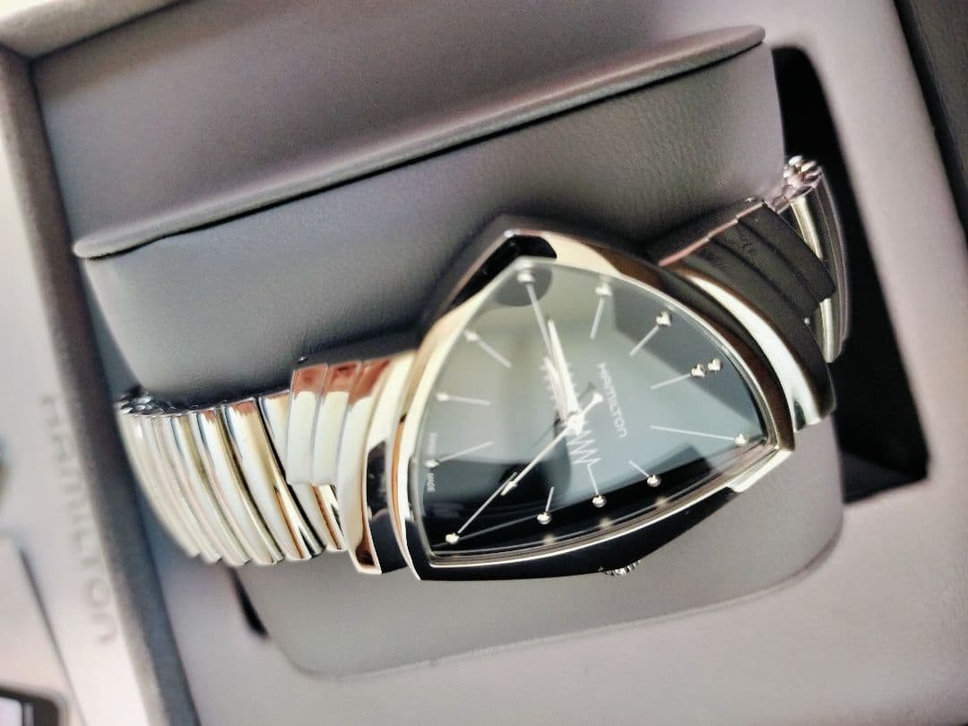 試着のみ超美品！2025年6月購入箱ギャンティー付き　ハミルトン　ベンチュラ