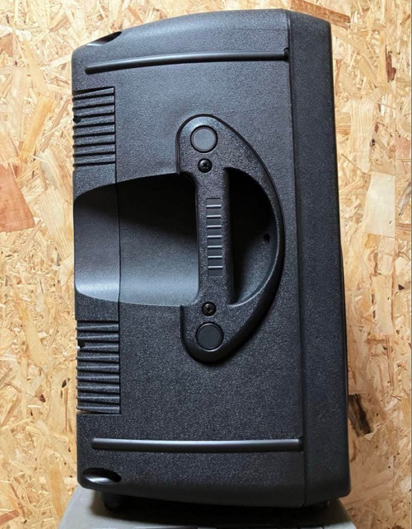 美品　Mackie (マッキー) C-200 PAスピーカー　②