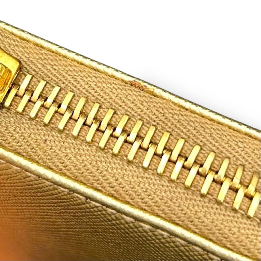 【大人気】PRADA　プラダ　レザーウォレット ゴールド系 ケース　美品