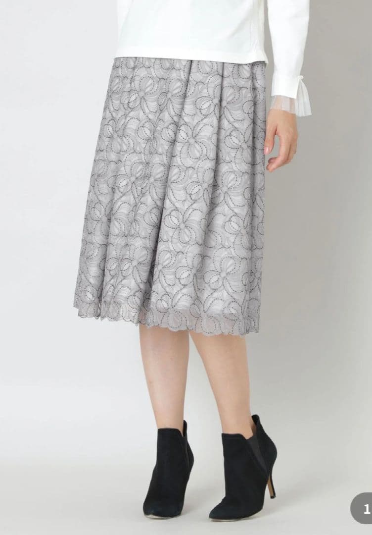 美品 2024AW【トゥービーシック】リボン刺しゅう チュールスカート