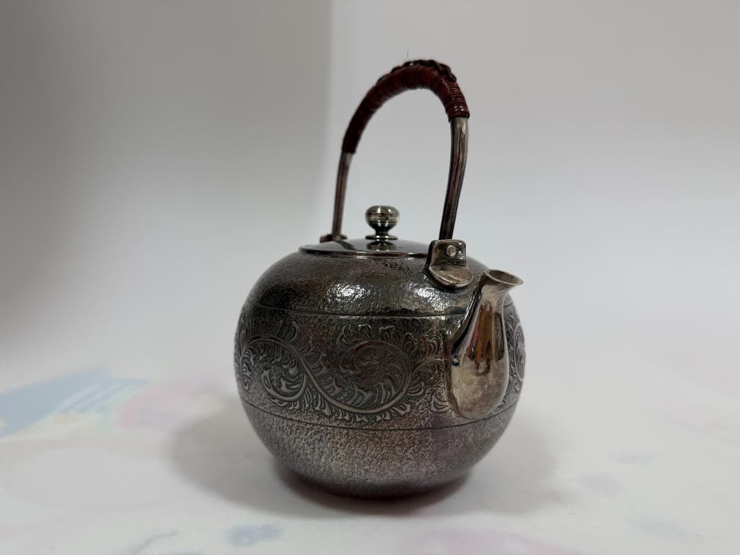 純銀製 唐草紋 鎚目 湯沸 銀瓶 煎茶道具
