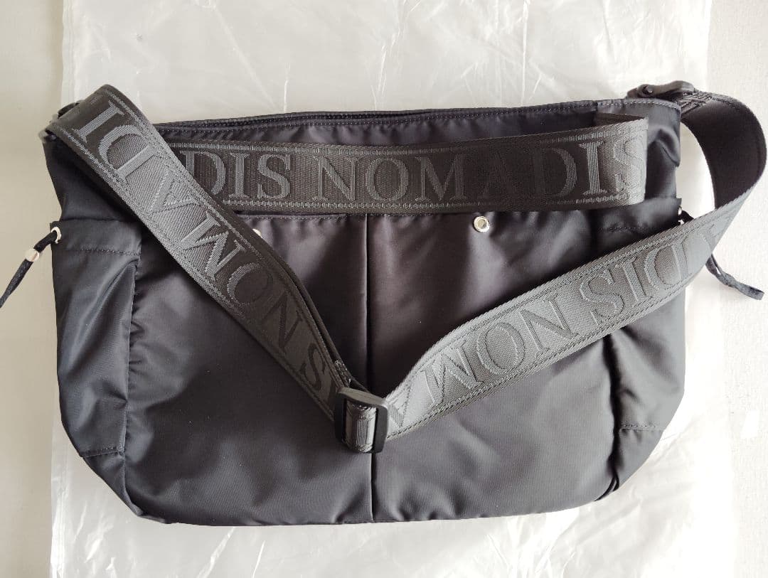NOMADIS BASQUE M ショルダーバッグ