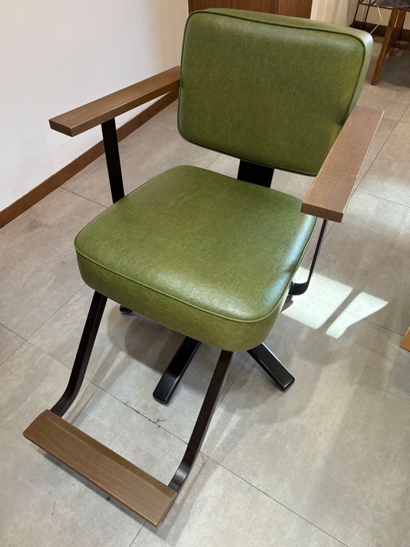 タカラベルモント　ビンテージアルト1201 グリーン Vintage alt a1201|スタイリングチェア | 製品情報 | タカラベルモント