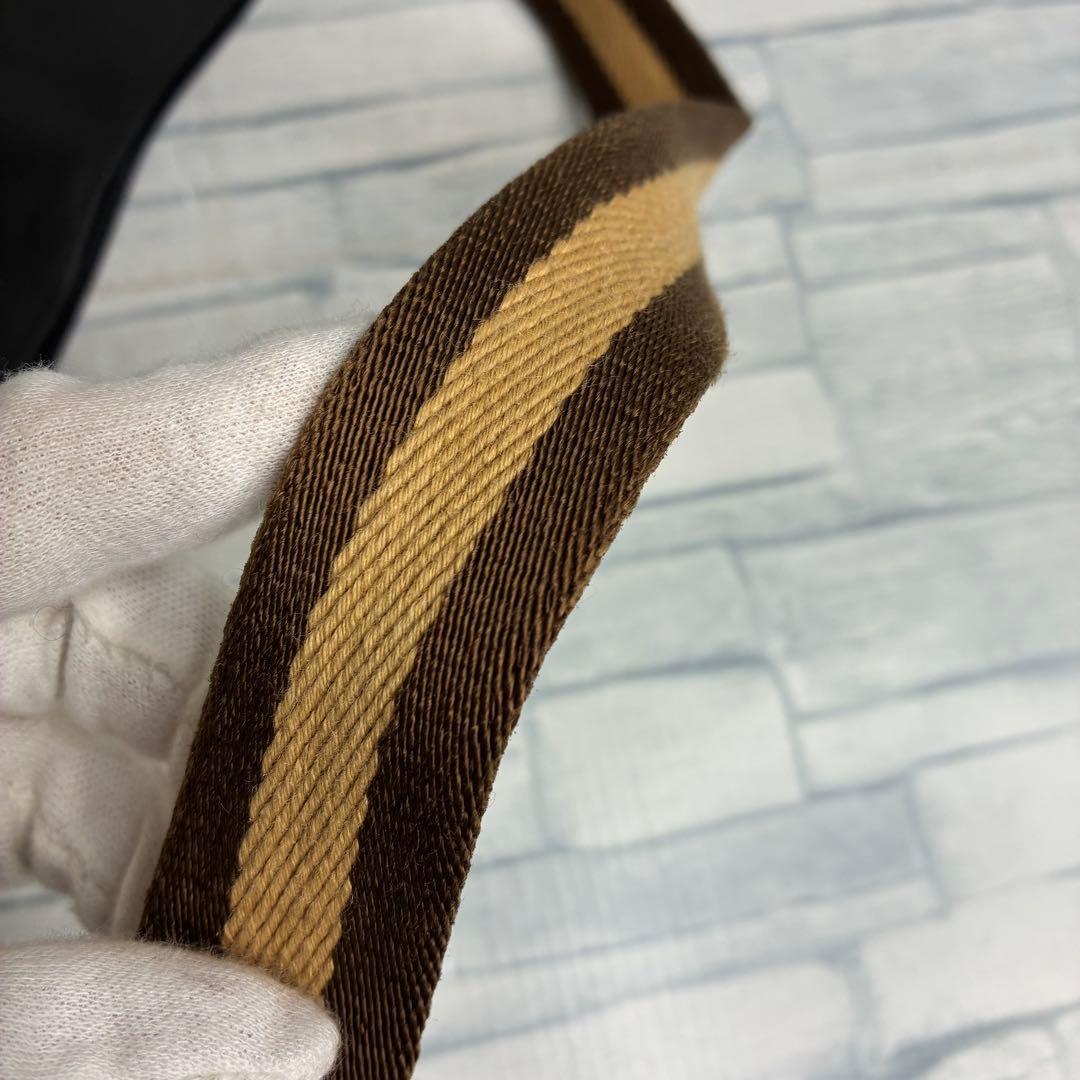 極美品　90 GUCCI グッチ　レザー　ショルダーバッグ　GG柄　ks2