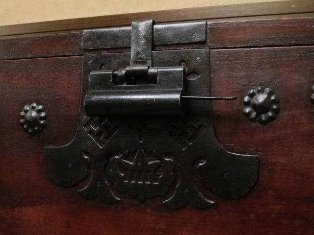 李朝古民具 朝鮮美術 朝鮮古民芸 松無垢材 卍字鉄