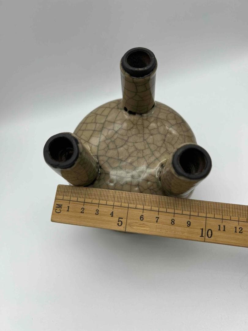 宋時代 青磁 汝官窯包金氷裂紋 支釘焼き 双耳三