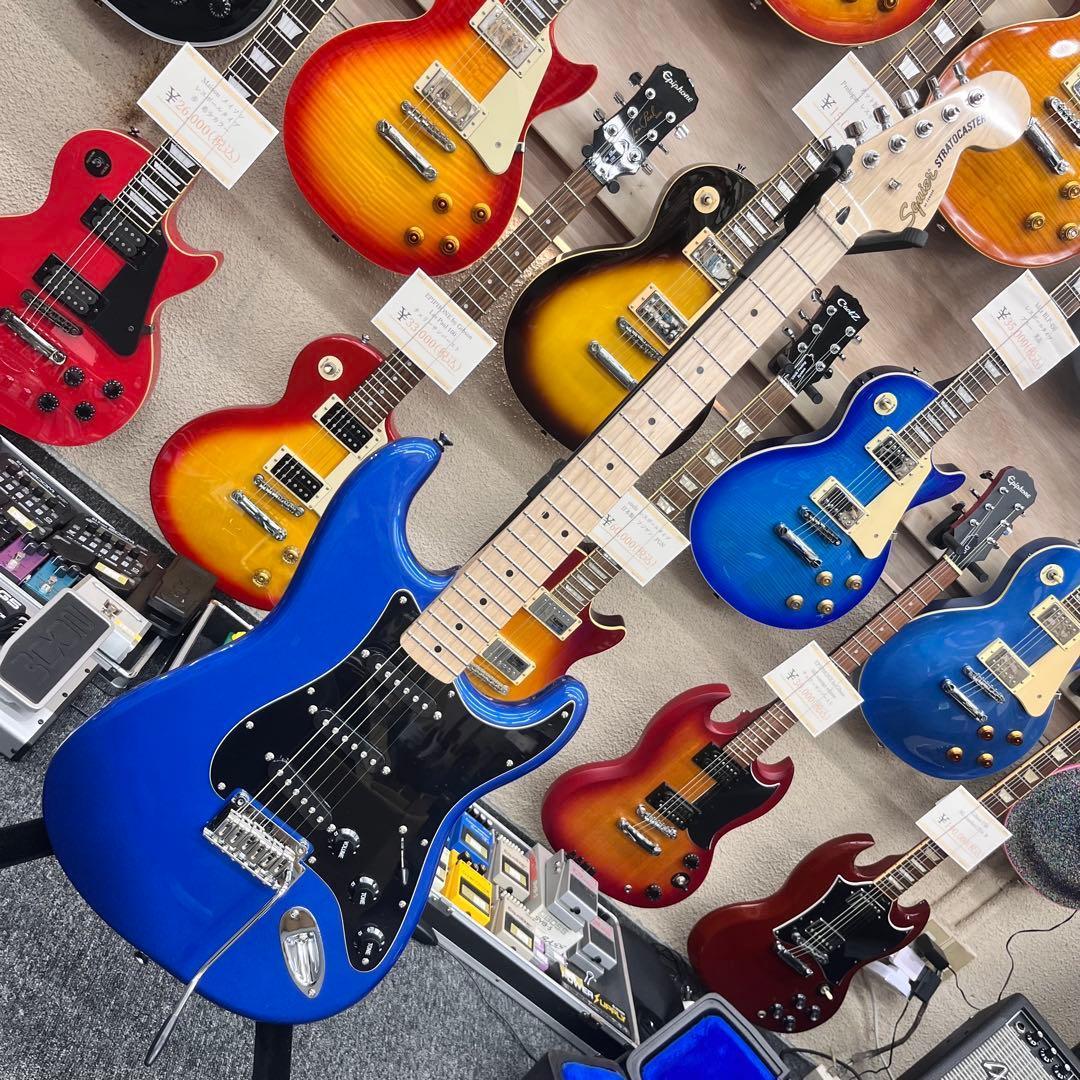 【10122】 Squier by Fender stratcaster ブルー