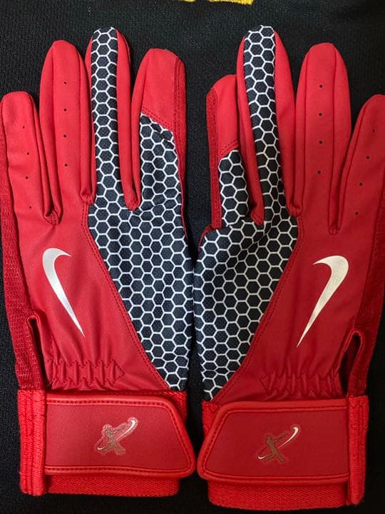 読売ジャイアンツ岡本和真バッティンググローブ