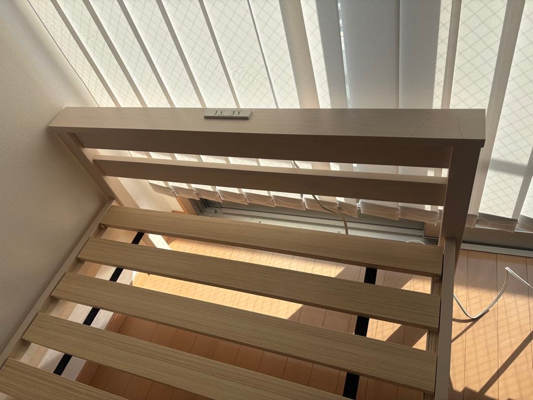 シングルベッドフレーム　ホワイト　萩原