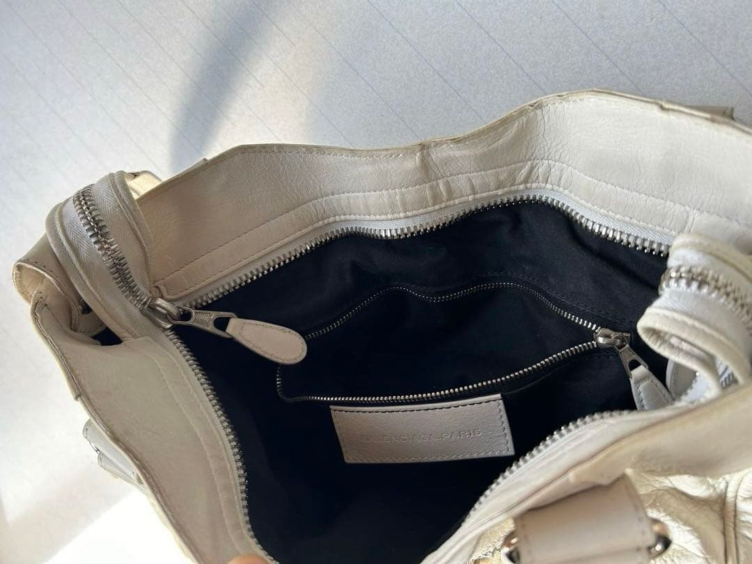 BALENCIAGAバレンシアガホワイトショルダーバッグ