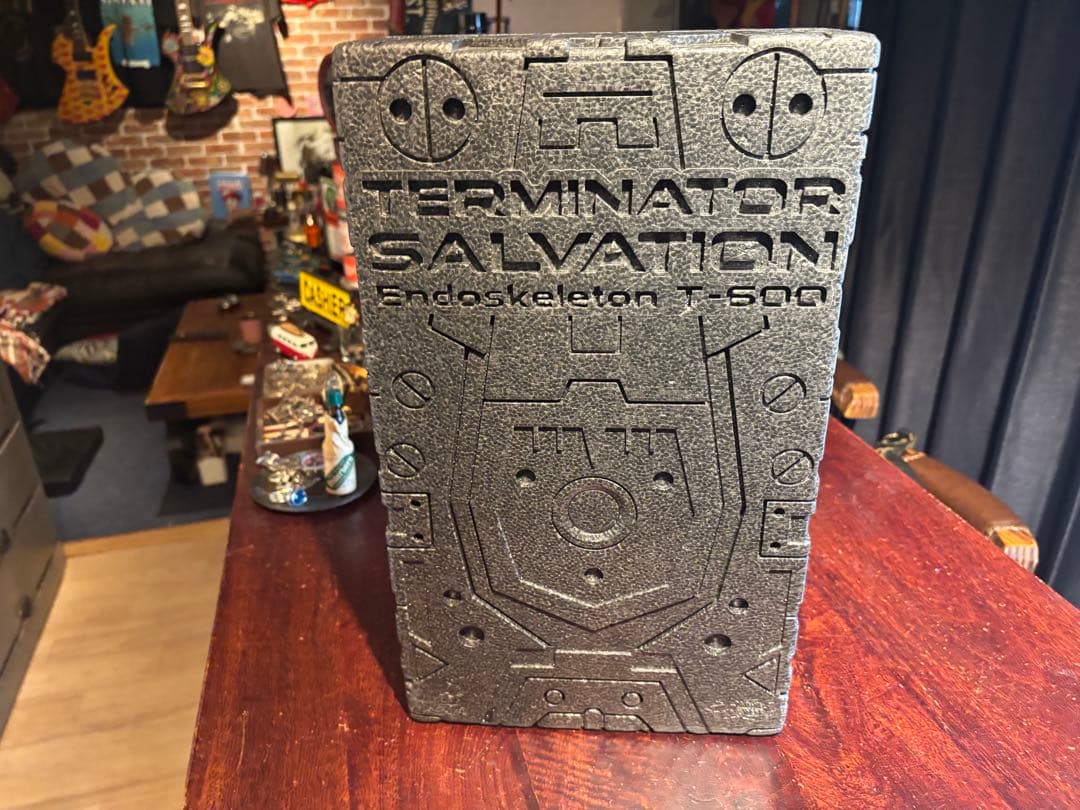 ターミネーター サルベーション エンドスケルトン T-600 1/6スケール