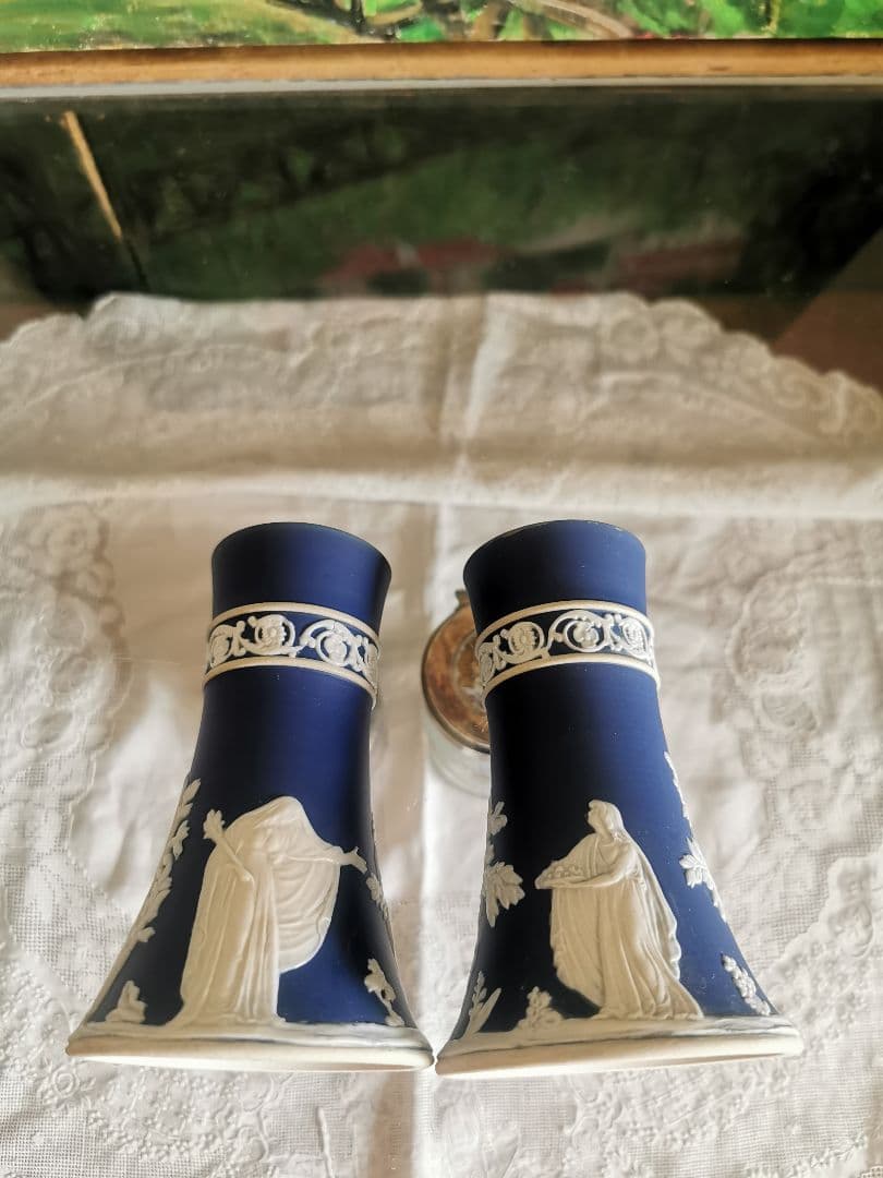 アンティーク英国 アダムスジャスパー カメオ技法 古ラッパ供物の女性