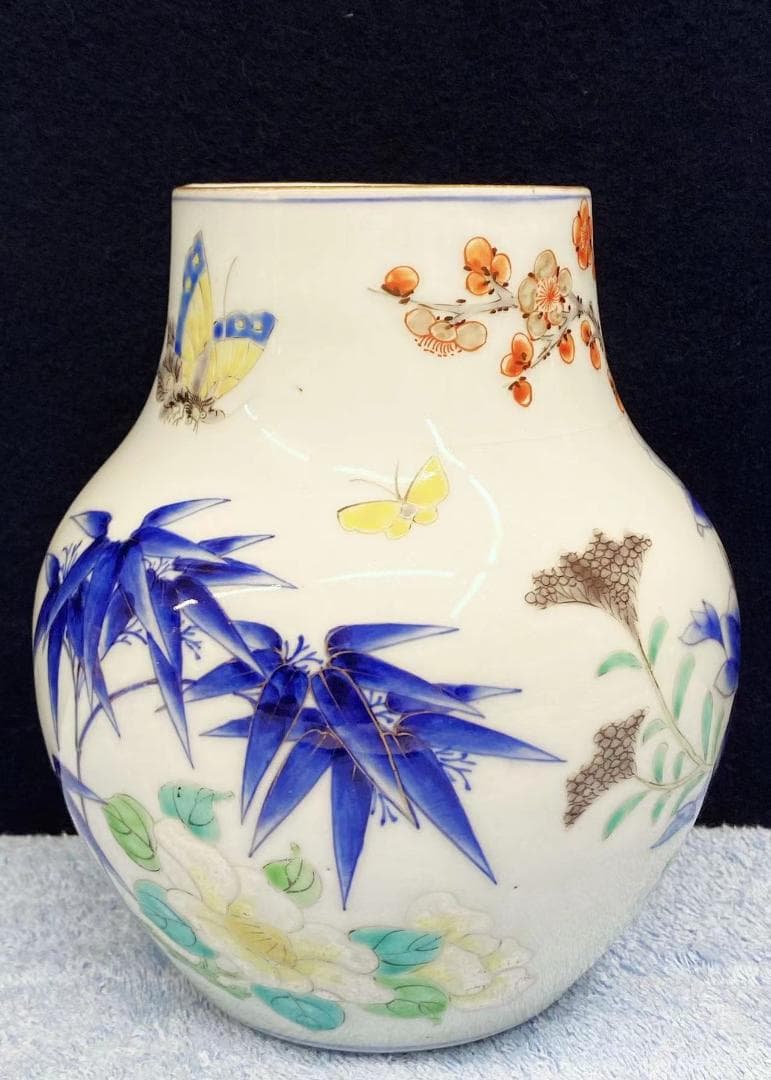 随心堂】老香蘭社 色絵小花瓶 花図案 時代物 古玩 工芸品 日本の陶芸