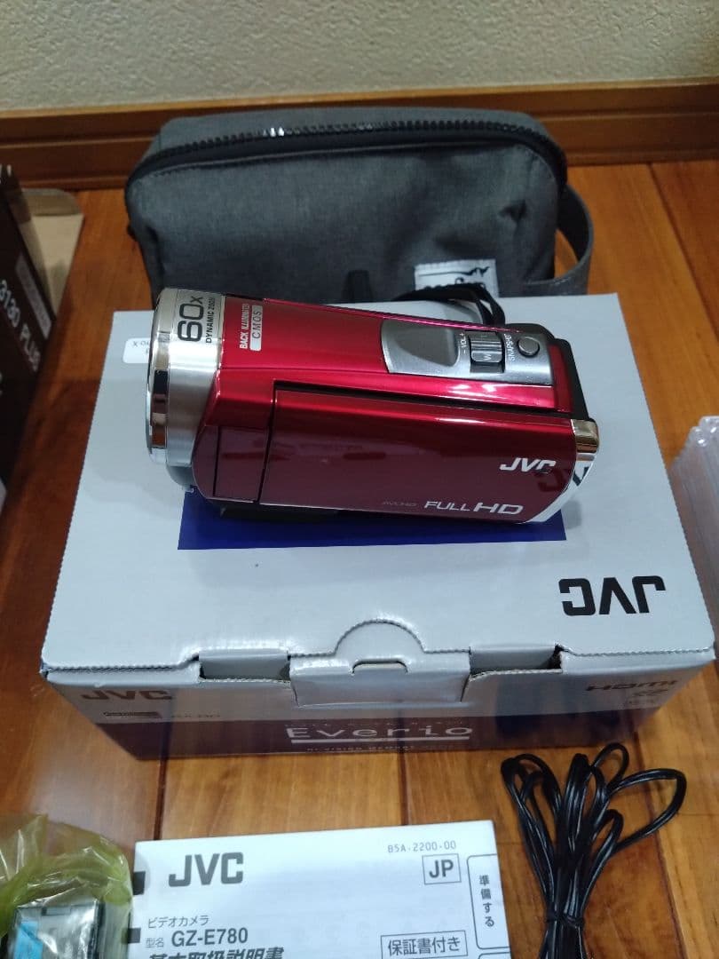 JVC Everio GZ-E780 フルHD ビデオカメラ レッド