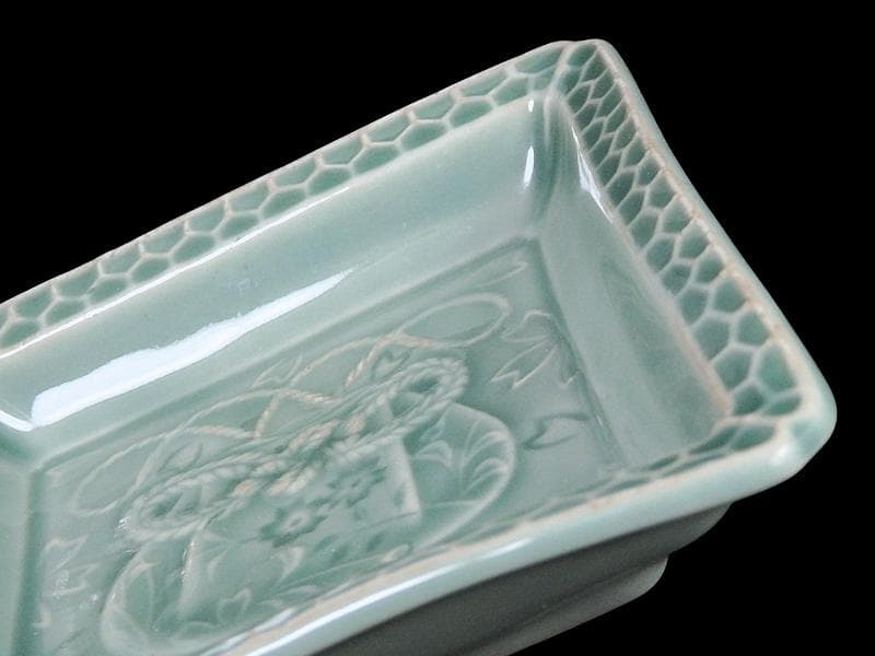 渋草焼 青磁 陽刻 巾着に桜の図 五陶 四方角皿 F348AS-fbuk - メルカリ