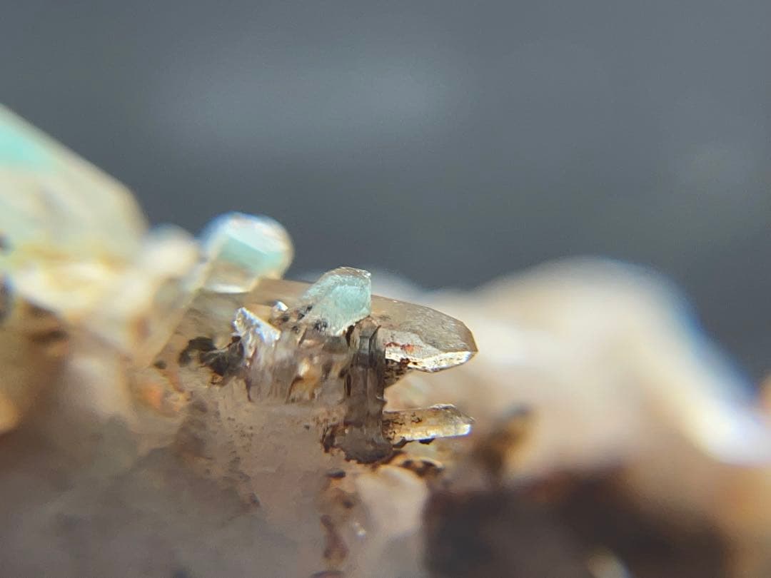 アホー石 アホイト アホアイト インクォーツ メッシーナ産 原石 鉱物標本