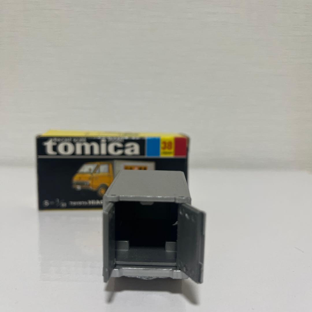 トミカ 38 日本通運 ハイエース　ミニカー