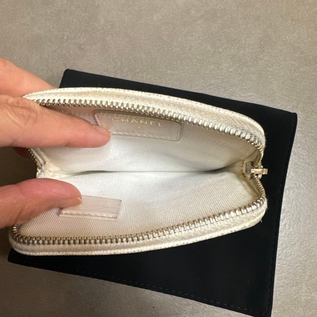 CHANEL キャビアスキン ミニ財布　白　ホワイト