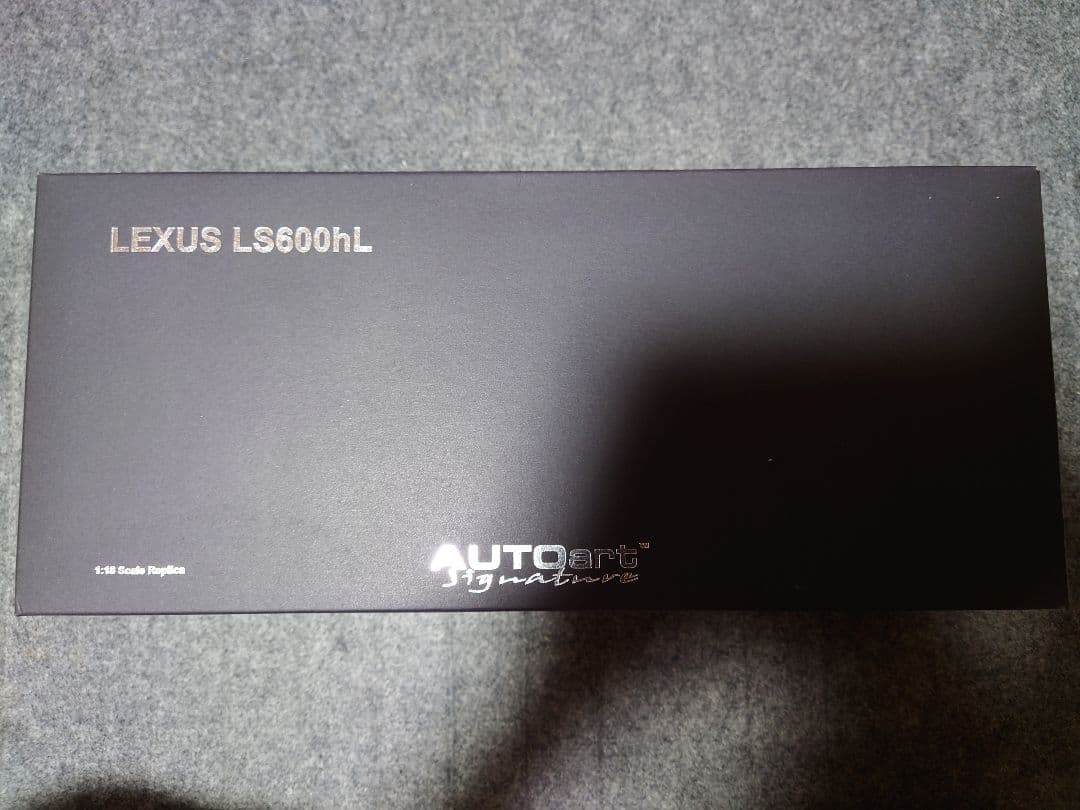 オートアート1/18レクサスLS600hLブラック