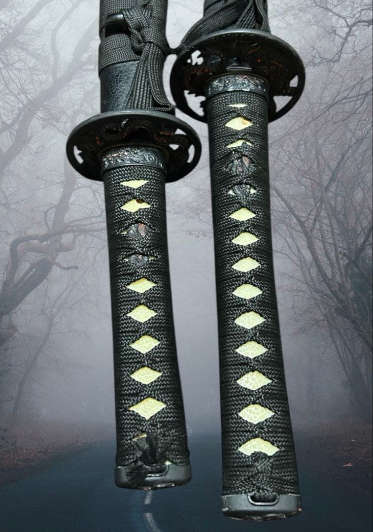 模造刀‼️二本セット❗重厚感あり❗ 刀置き台　豪華セット品　お得