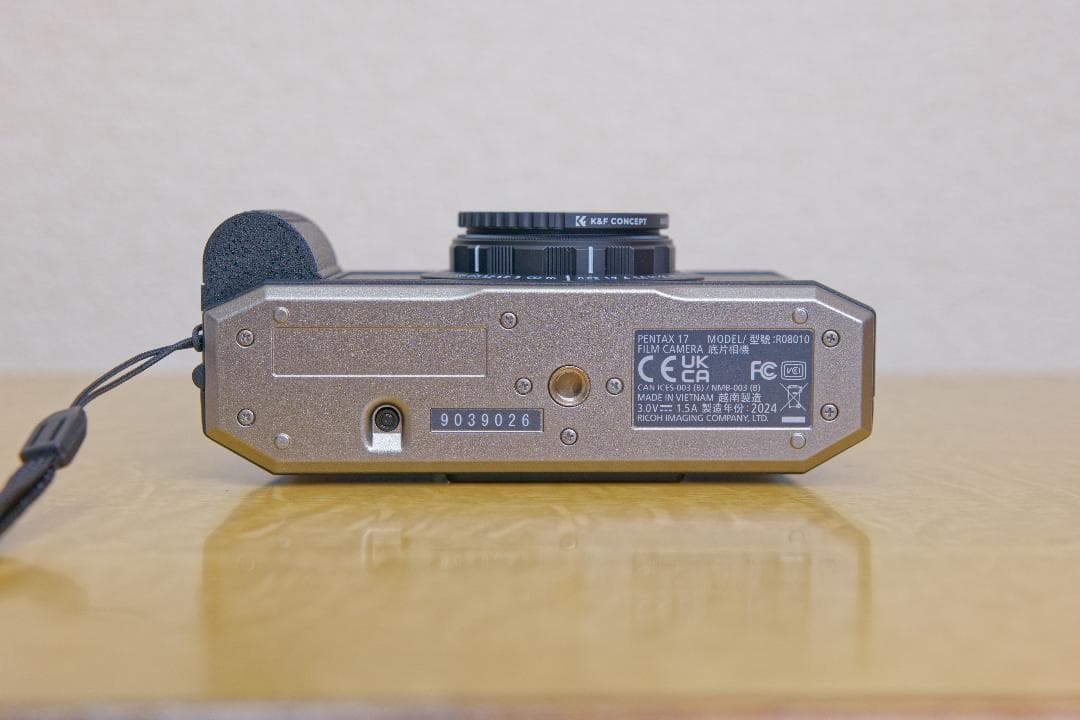 美品】PENTAX17 フィルムカメラ おまけフィルム1本＆レンズフィルター付