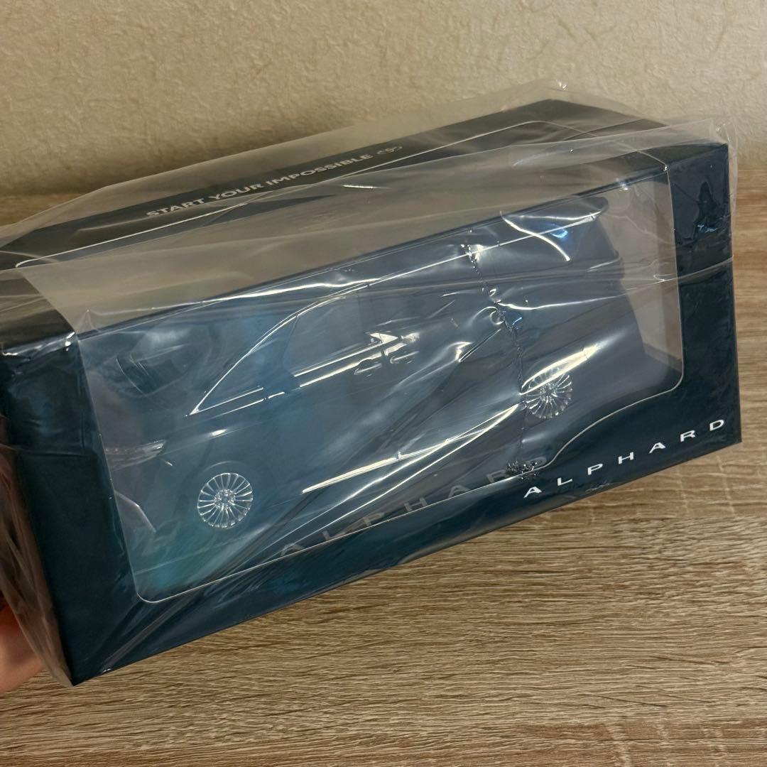 【非売品】トヨタ アルファード ブラック1/30 ミニカー