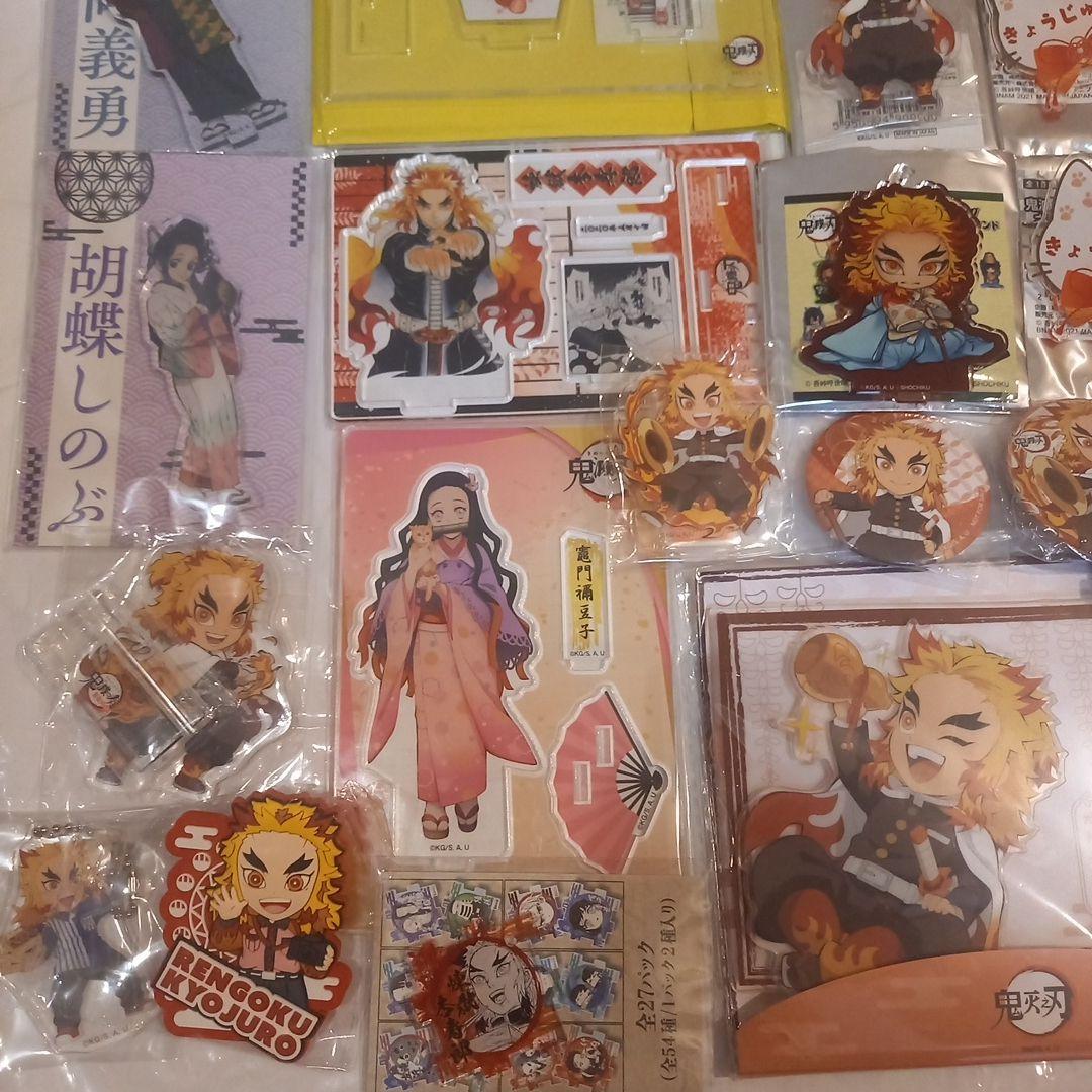 鬼滅の刃　まとめ売り　缶バッジ　アクリルスタンド