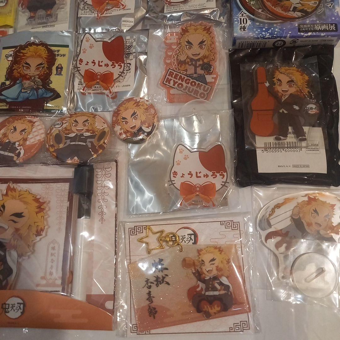 鬼滅の刃　まとめ売り　缶バッジ　アクリルスタンド