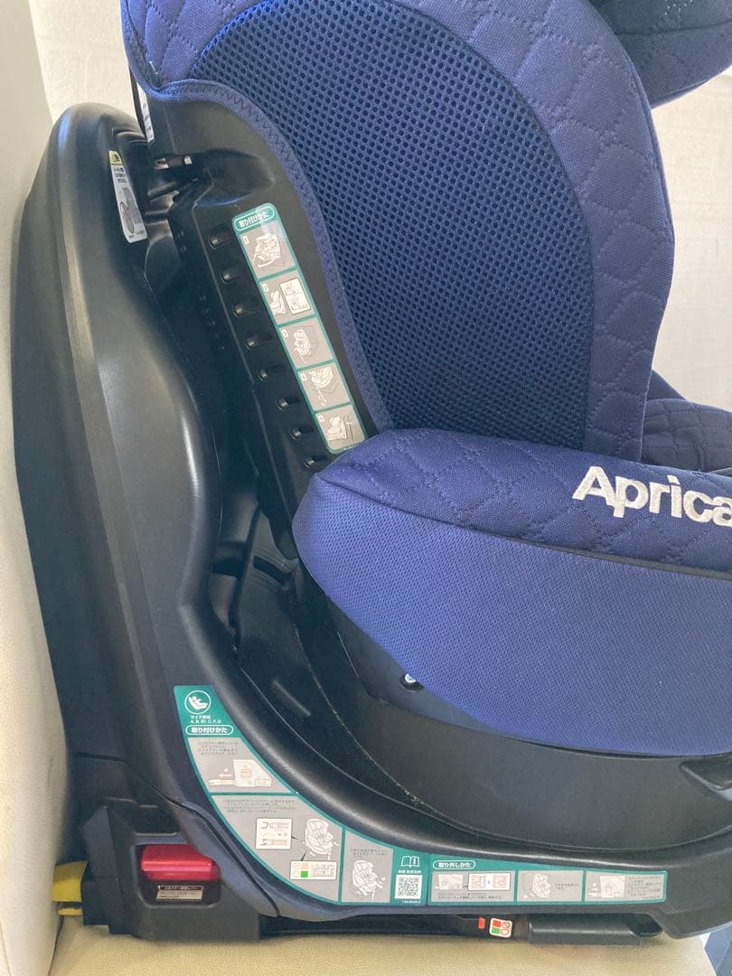 美品 Aprica フラディアプレミアムチャイルドシート isofix ネイビー