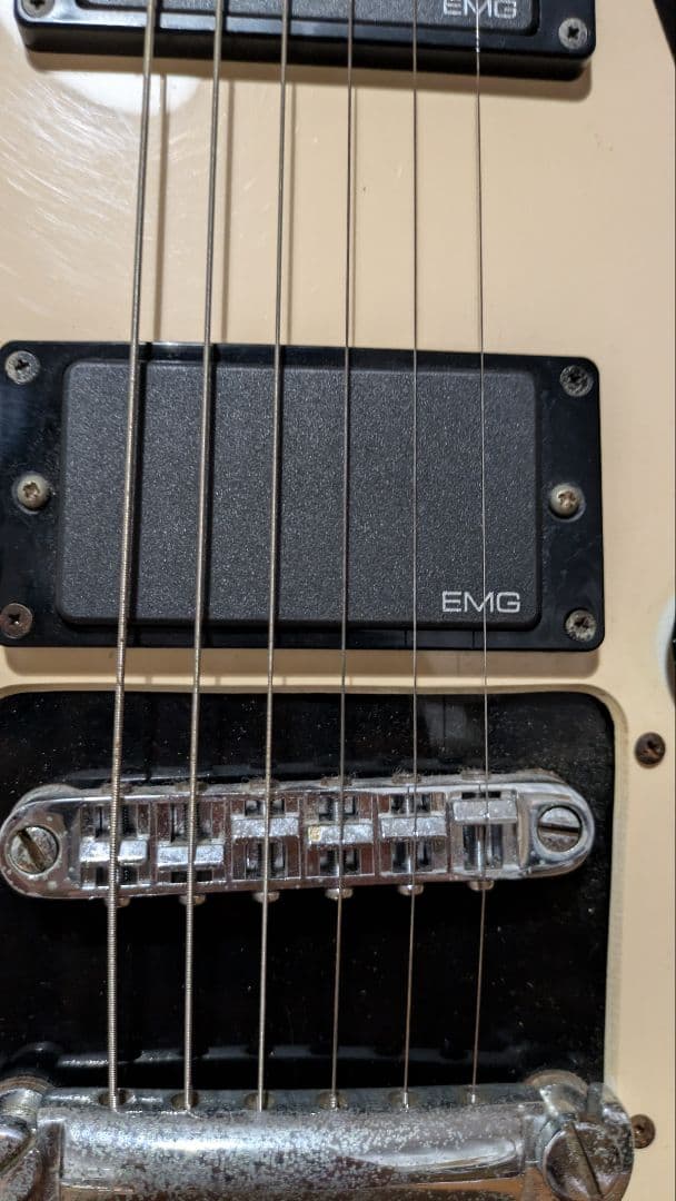 今週末で終了予定】EMG搭載 Epiphone Flying V - メルカリ